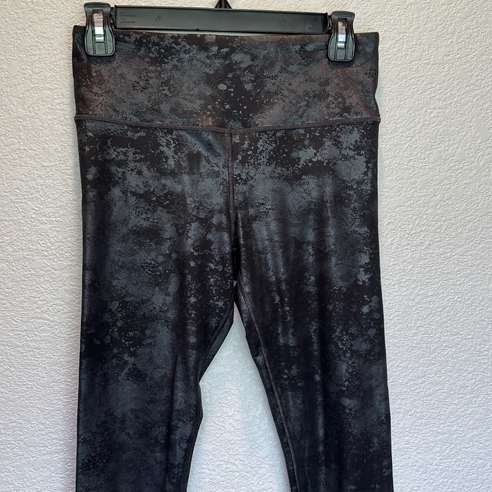 Black Athleta Salutation Stash Pocket Tight, Small